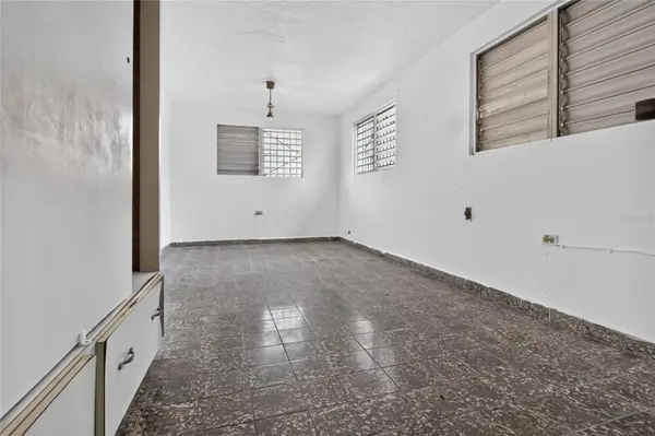 3 URBANIZACIÓN REPARTO MARQUEZ #BLQ B7, Arecibo, PR 00612