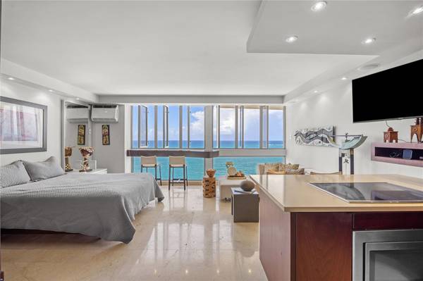 1035 ASHFORD AVE #1206, San Juan, PR 00907