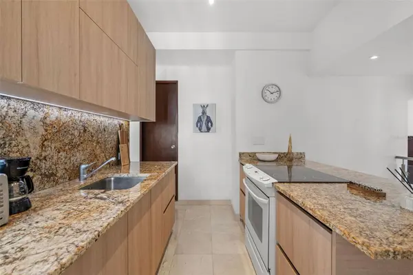 1020 AVE. ASHFORD #302, San Juan, PR 00907