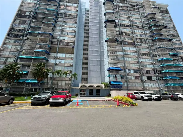 1005 Apt CONDOMINIO MUNDO FELIZ (10MO PISO - BALDORIOTY TOW #1005, Carolina, PR 00979