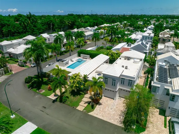 24 PASEO LAS PALMAS, Dorado, PR 00646