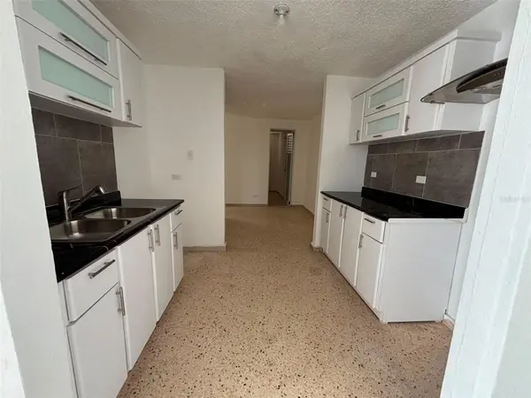 18-6 18 Street SABANA GARDENS, Carolina, PR 00983