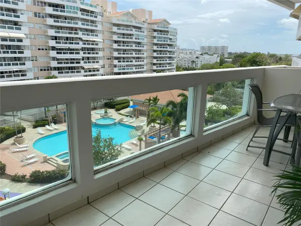 1020 DIAZ WAY ST #720, Carolina, PR 00979