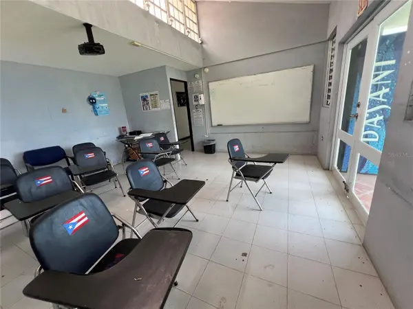 Marginal PR-52 BARRIO MONTELLANOS, SECTOR PEPE HOYOS, Cayey, PR 00737
