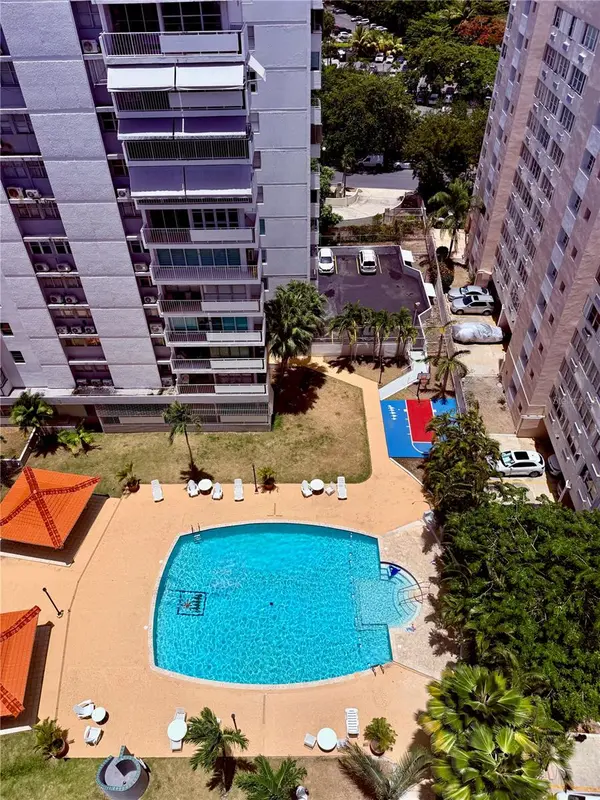 6400 ISLA VERDE AVE #12J, Carolina, PR 00979