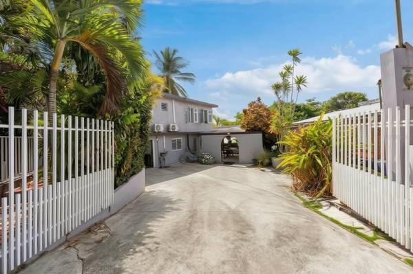 3-B KENNEDY, Dorado, PR 00646