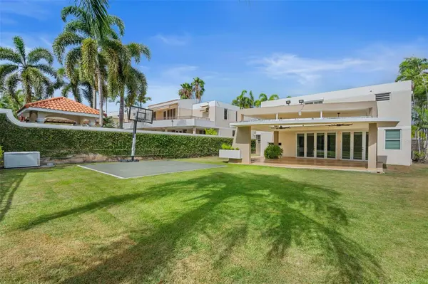 11 VIAJERA #76, Guaynabo, PR 00969