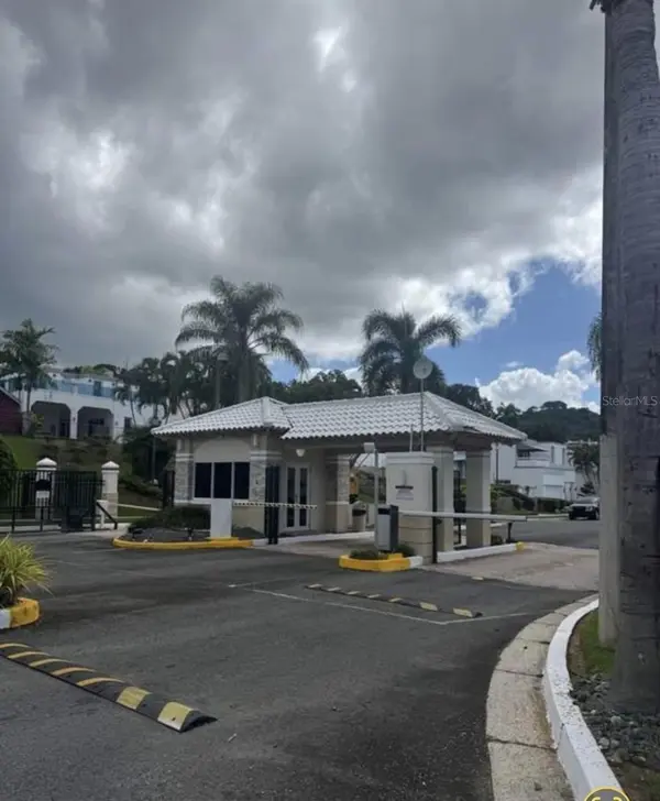 52 BULEVARD DE LOS ARBOLES, San Juan, PR 00926