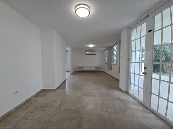 52 BULEVARD DE LOS ARBOLES, San Juan, PR 00926