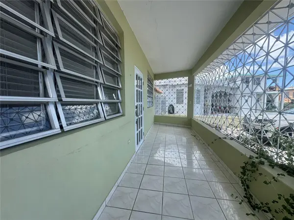 35 X COLOMBINA, Bayamon, PR 00956