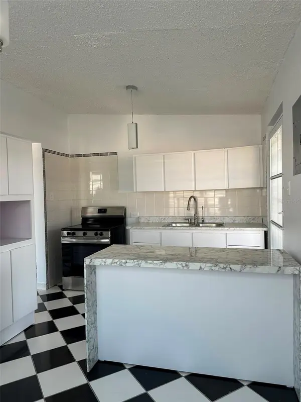 7 JARDINES DE COUNTRY CLUB DEV. #B-14, Carolina, PR 00983