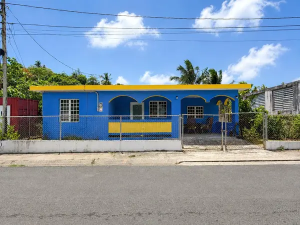122 POMARROSA ST., Fajardo, PR 00738