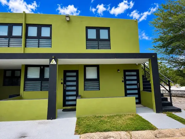 84 ST.  Num 98-1 URB BRISAS DE SIERRA BAYAMON #APT. #4, Bayamon, PR 00961