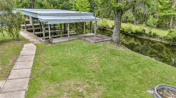 22308 BLUE CREEK LODGE RD, Astor, FL 32102