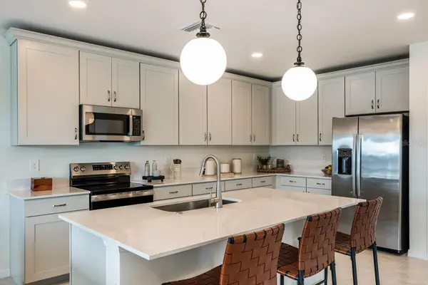 9617 VIBRANT LN, Venice, FL 34292