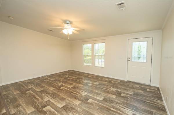 242 SKYLINE DR, Lady Lake, FL 32159