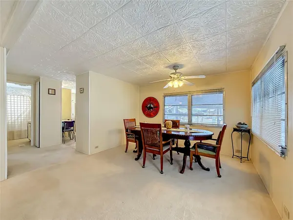 4676 66TH LN N #20, St Petersburg, FL 33709