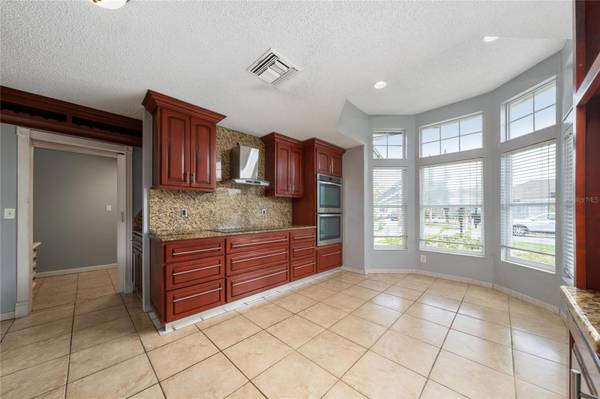 8810 KENSINGTON CT, Kissimmee, FL 34747