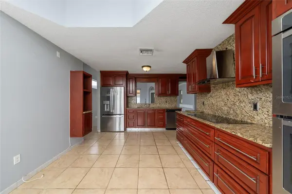 8810 KENSINGTON CT, Kissimmee, FL 34747
