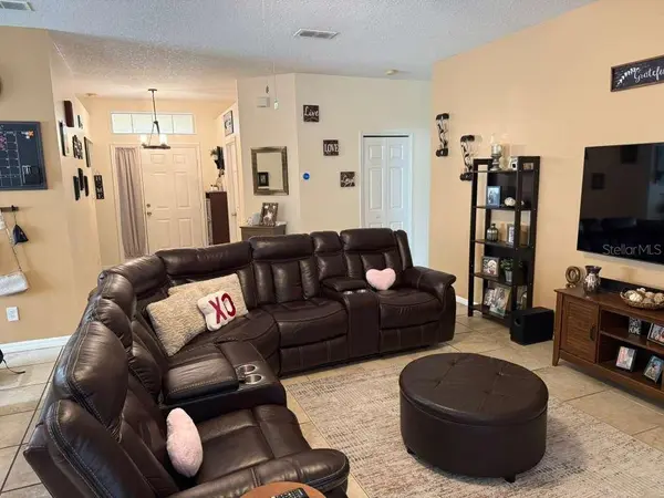 1166 DEKLEVA DR, Apopka, FL 32712