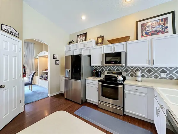 208 CASTLEMAIN CIR, Davenport, FL 33897