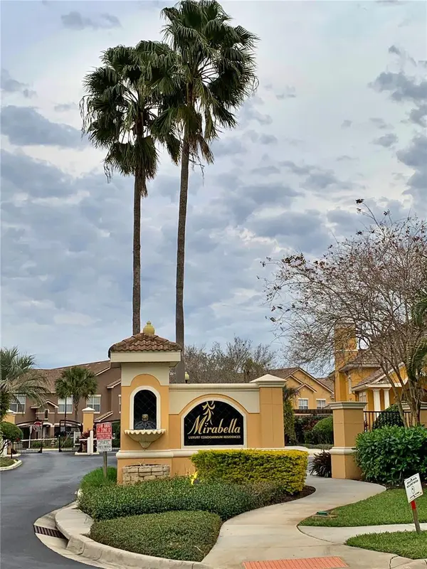 8848 VILLA VIEW CIR #203, Orlando, FL 32821