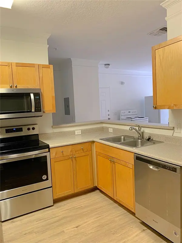 8848 VILLA VIEW CIR #203, Orlando, FL 32821