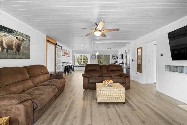 2409 LAKE TINY RD, Deltona, FL 32738