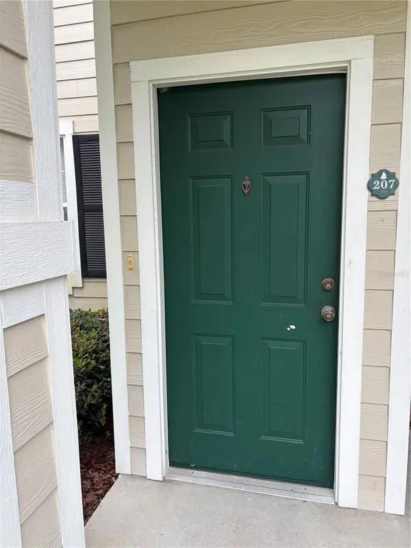 417 SOUTHERN PECAN CIR #207, Winter Garden, FL 34787