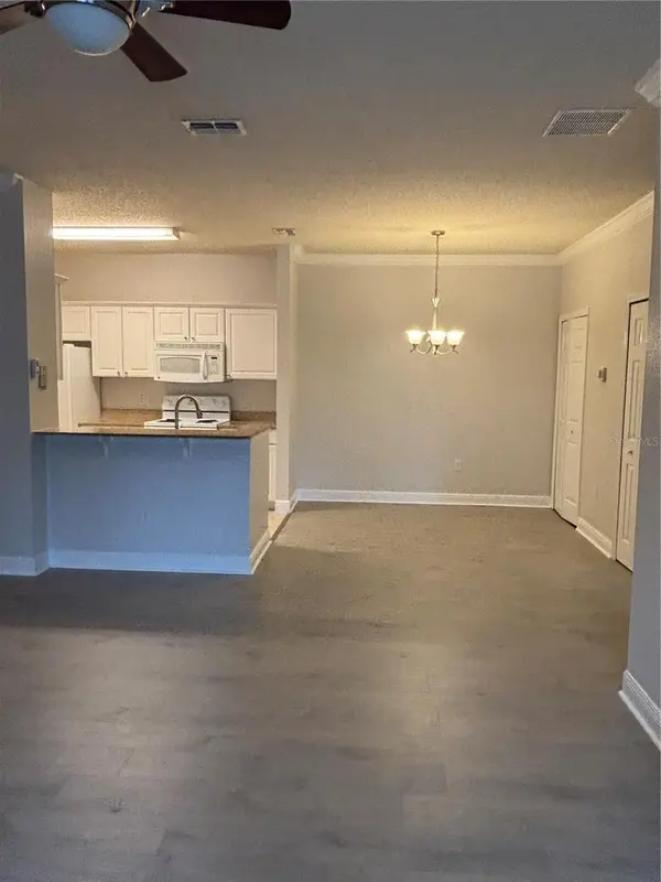 417 SOUTHERN PECAN CIR #207, Winter Garden, FL 34787