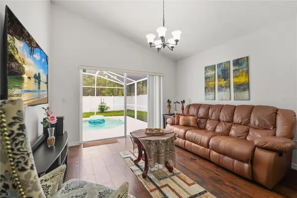 638 PINE CONE DR, Davenport, FL 33897