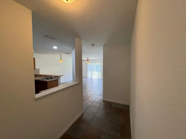 561 CRESTING OAK CIR #86, Orlando, FL 32824