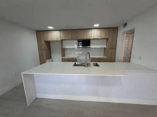 7400 SUNSHINE SKYWAY LN S #105, St Petersburg, FL 33711