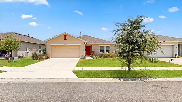 33941 SKY BLOSSOM CIR, Leesburg, FL 34788