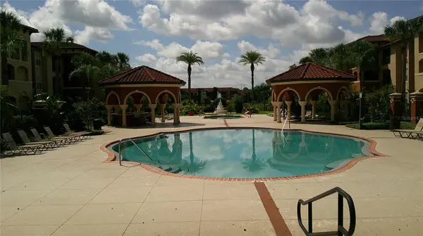 5518 METROWEST BLVD #207, Orlando, FL 32811
