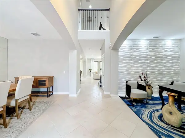 8316 LOOKOUT POINTE DR, Windermere, FL 34786