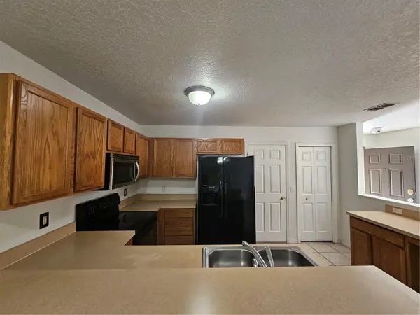 752 CRESTING OAK CIR #64, Orlando, FL 32824