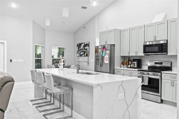 14112 LORD BARCLAY DR, Orlando, FL 32837