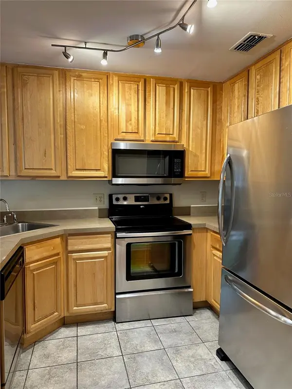 6052 WESTGATE DR #203, Orlando, FL 32835