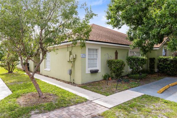 1076 UNIVERSAL REST PL, Kissimmee, FL 34744