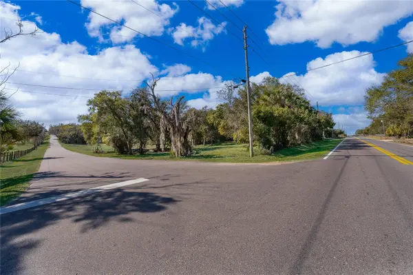 250 MCGUIRE RD, Apopka, FL 32712