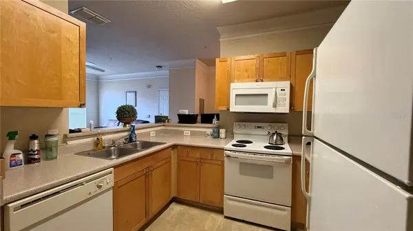 8849 VILLA VIEW CIR #302, Orlando, FL 32821