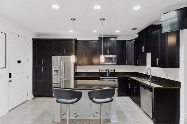 9956 EAGLE CREEK CENTER BLVD, Orlando, FL 32832