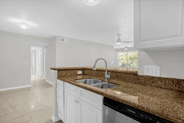 5132 CONROY RD #928, Orlando, FL 32811