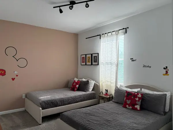 993 SPLASH SHOT PL, Davenport, FL 33896