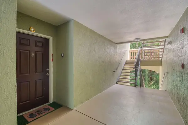 738 CREST PINES DR #726, Orlando, FL 32828