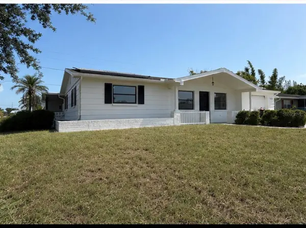 3708 HOLIDAY LAKE DR, Holiday, FL 34691