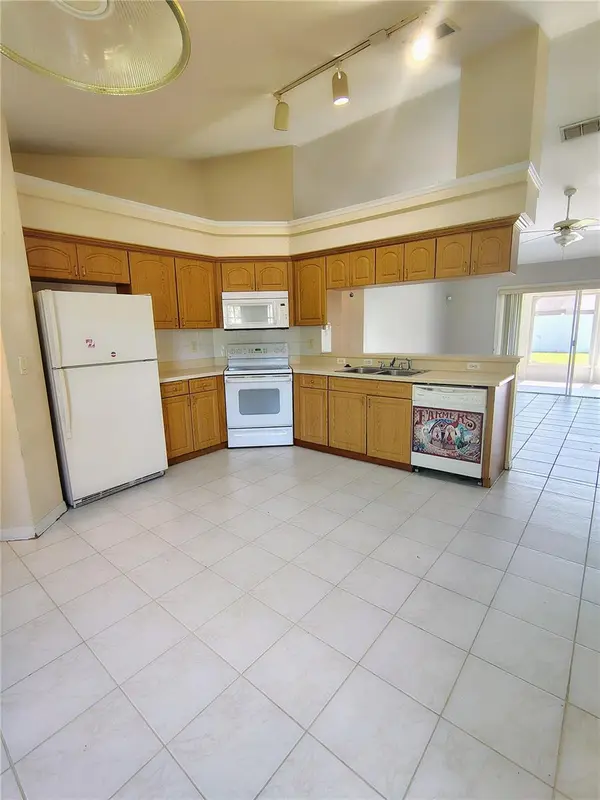 3248 SAWGRASS CREEK CIR, St Cloud, FL 34772