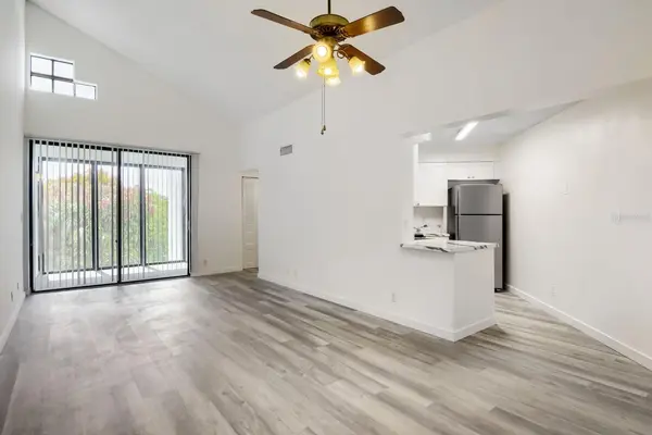 210 LAKE POINTE CONDO FIVE DR #304, Oakland Park, FL 33309