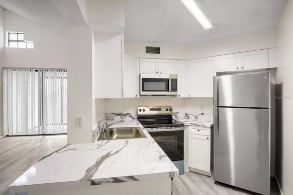 210 LAKE POINTE CONDO FIVE DR #304, Oakland Park, FL 33309